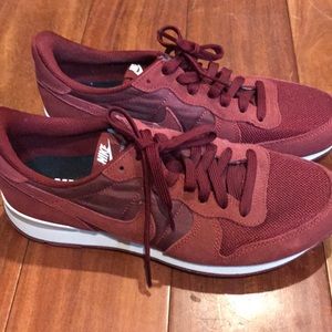 Nike Nikeid Internationalist NWOB